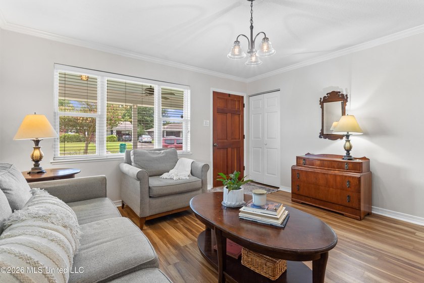 Welcome home to this beautifully maintained one-owner home in - photo 5