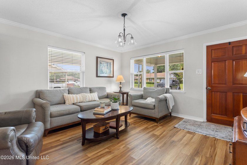 Welcome home to this beautifully maintained one-owner home in - photo 6