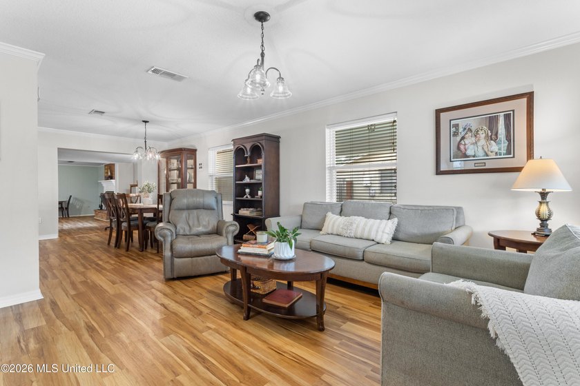 Welcome home to this beautifully maintained one-owner home in - photo 7