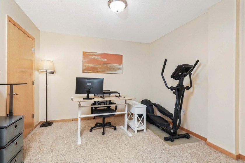 Welcome to unit #702! This top-floor unit offers an open concept - photo 12