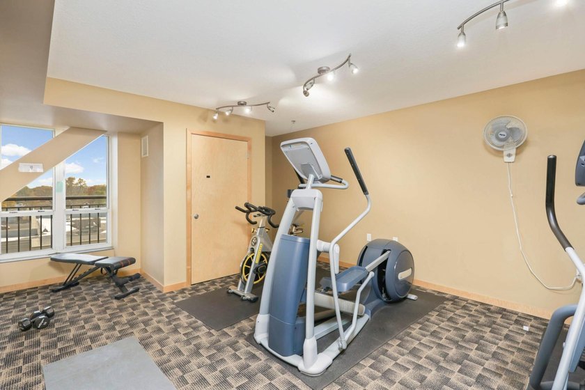 Welcome to unit #702! This top-floor unit offers an open concept - photo 22
