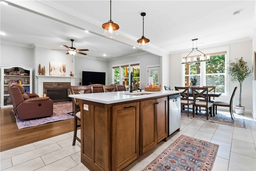 Beautifully appointed, move-in ready home in the heart of Bella - photo 6