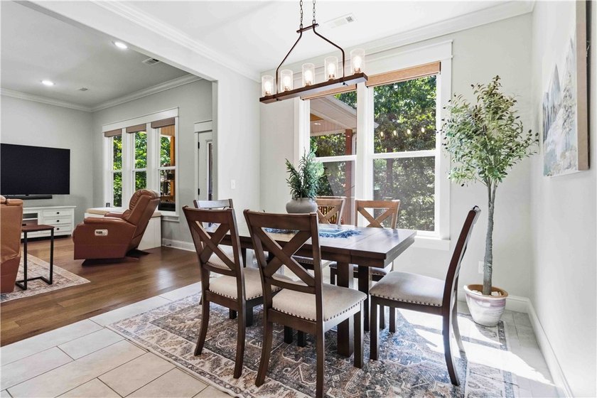 Beautifully appointed, move-in ready home in the heart of Bella - photo 8