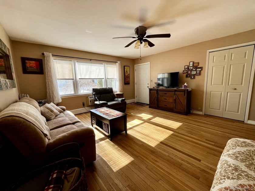 Rare Find!! Immaculate First Floor Studio in the Highly Sought - photo 7