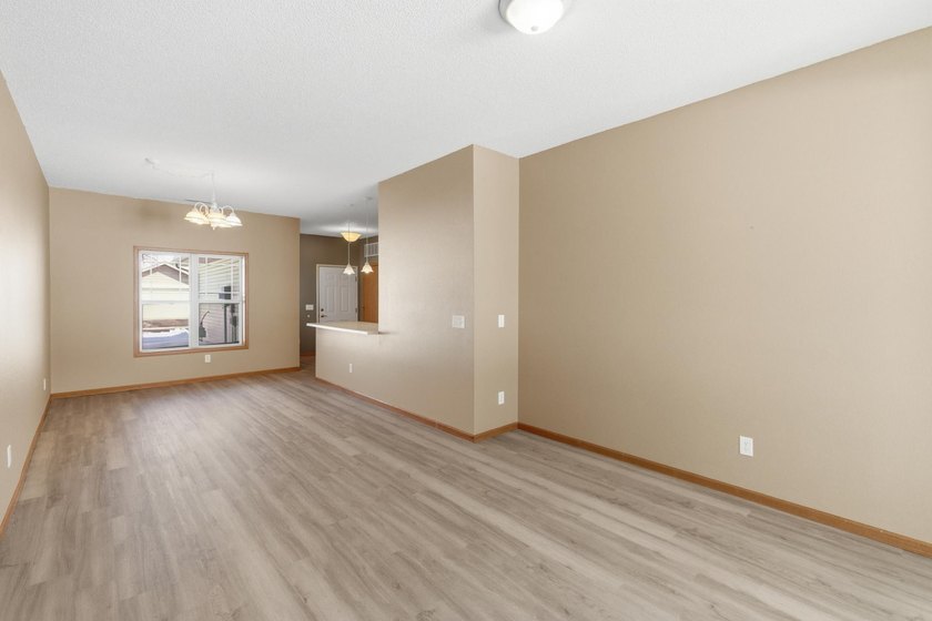 This well-maintained one-level townhome offers approximately 1 - photo 6