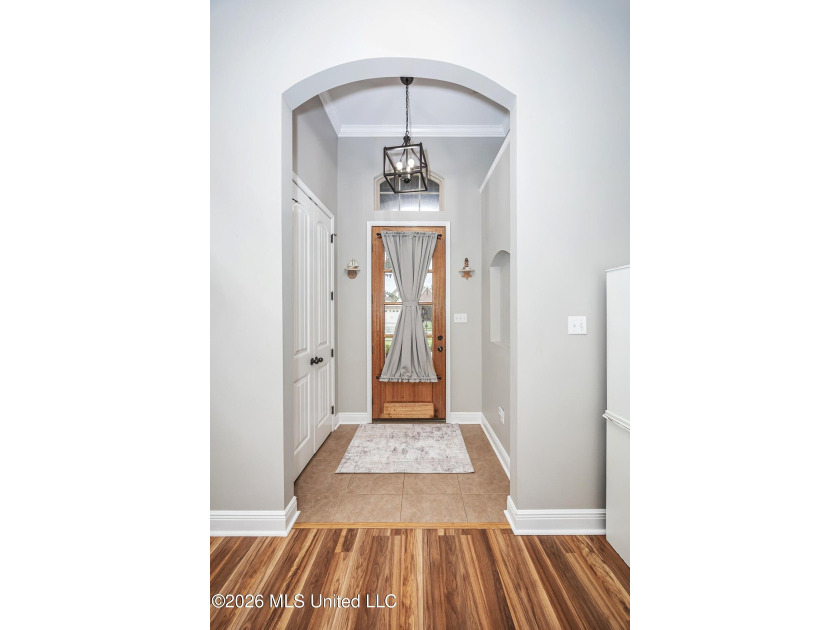 WELCOME HOME! This beautifully maintained home in the heart of - photo 5