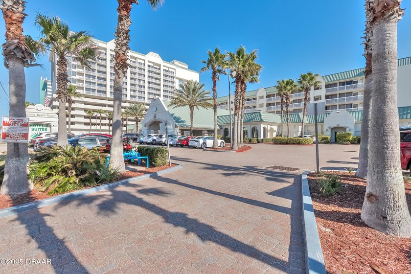 Oceanfront 1 Bedroom, 1 Bath Fully Furnished Condo With - photo 2