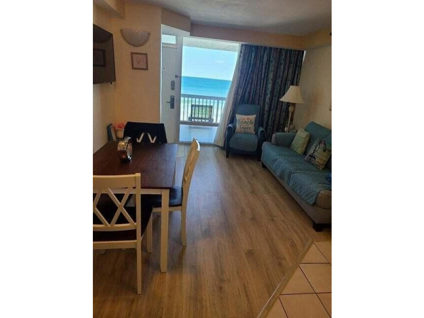 Oceanfront 1 Bedroom, 1 Bath Fully Furnished Condo With - photo 3