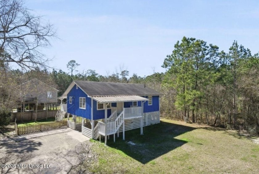 Charming 3-Bedroom Home Near Downtown Bay St. Louis! Nestled in - photo 2