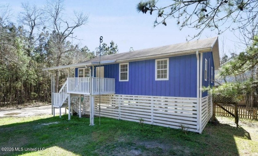 Charming 3-Bedroom Home Near Downtown Bay St. Louis! Nestled in - photo 3