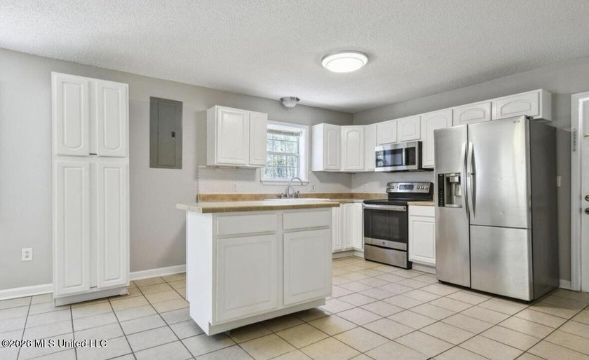 Charming 3-Bedroom Home Near Downtown Bay St. Louis! Nestled in - photo 9