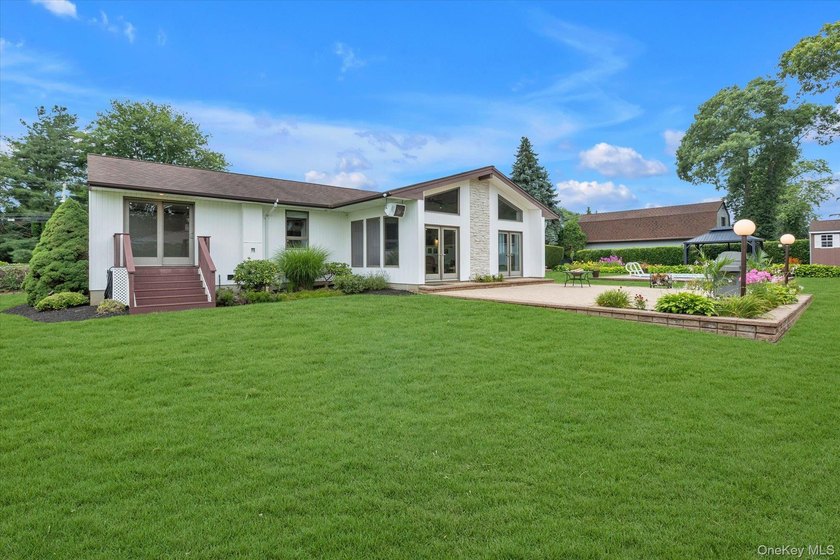 Beautiful 4 Bedroom 2 Full Bath Ranch offering an open and - photo 21