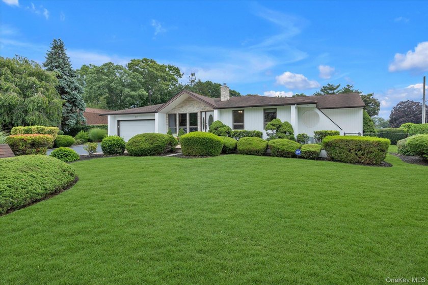 Beautiful 4 Bedroom 2 Full Bath Ranch offering an open and - photo 31
