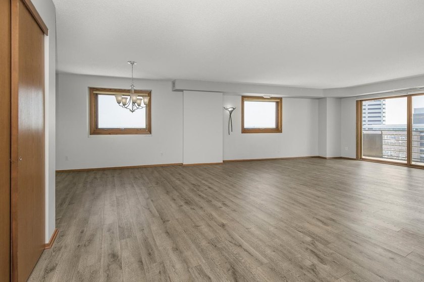 Soaring above the city on the 23rd floor, this refined 2-bedroom - photo 5