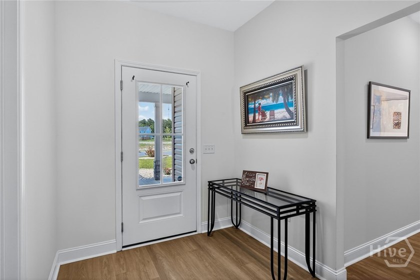 Almost new and waiting for you! four bedrooms? check, 2 baths - photo 6