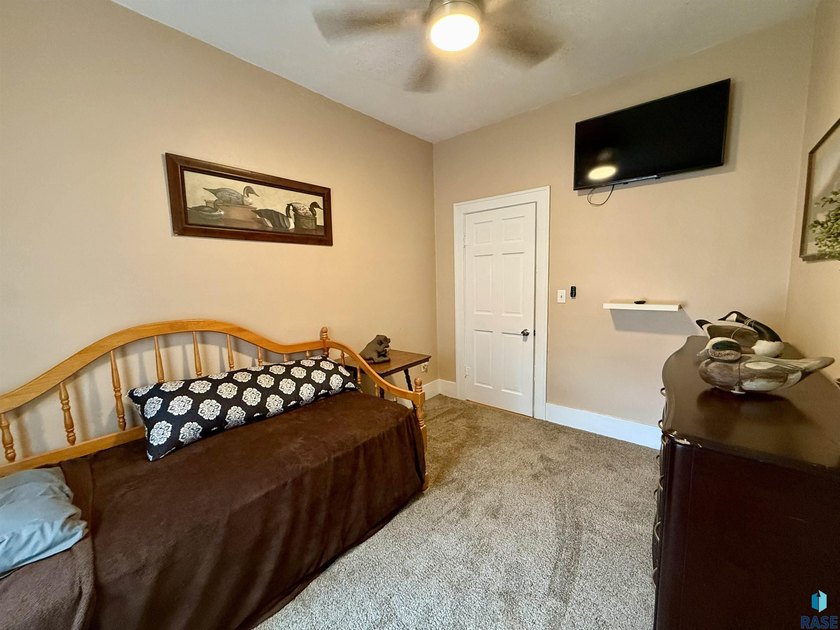 Charming residential property within a commercial lot, ideal for - photo 17