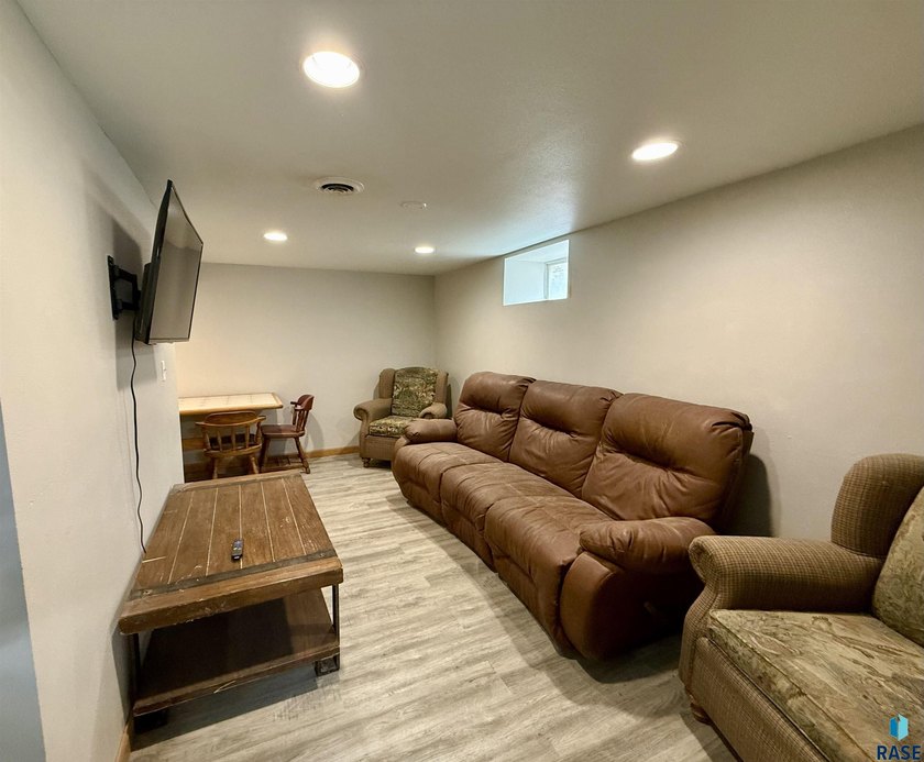 Charming residential property within a commercial lot, ideal for - photo 21