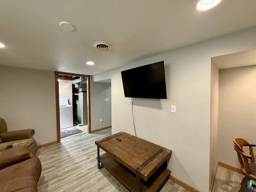 Charming residential property within a commercial lot, ideal for - photo 24