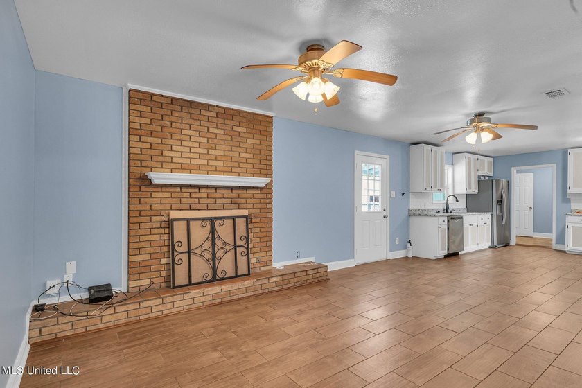 This 3-bedroom, 3-bathroom residence offers the perfect blend of - photo 5
