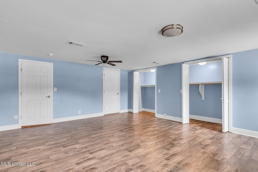 This 3-bedroom, 3-bathroom residence offers the perfect blend of - photo 7