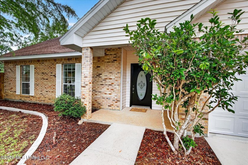 Situated on approximately 0.55 acres in the heart of Diamondhead - photo 3