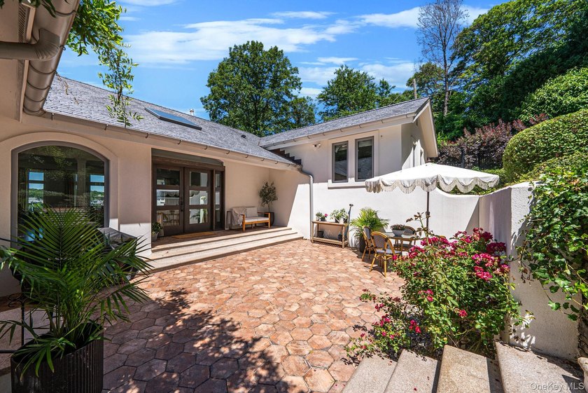Welcome to 88 E. Shore Road, an extraordinary waterfront - photo 11