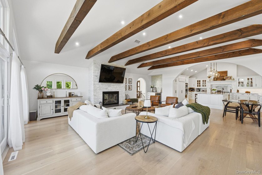 Welcome to 88 E. Shore Road, an extraordinary waterfront - photo 22