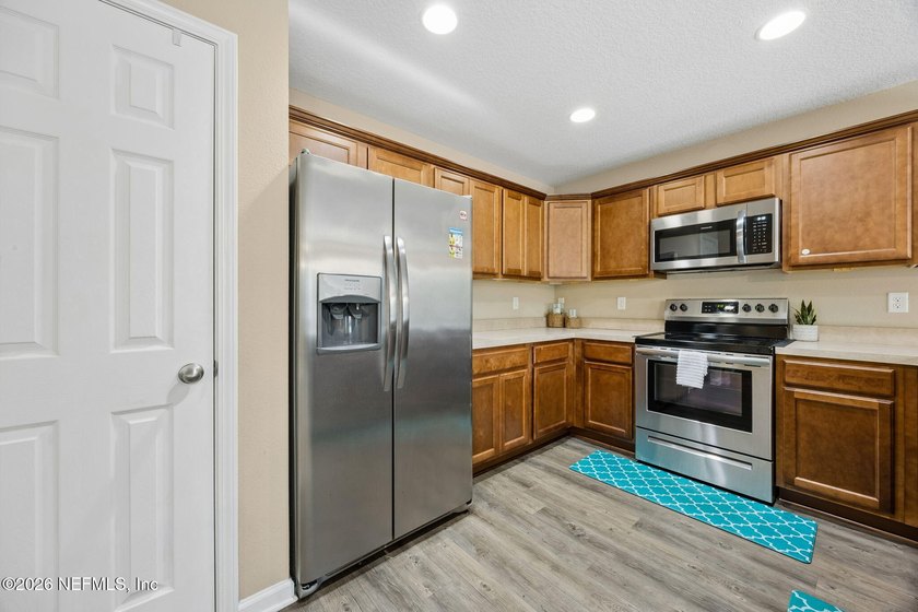 Well-maintained 3-bedroom, 2-bath home built in 2018, offering 1 - photo 8