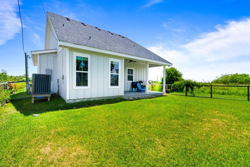 Welcome to 360 Club Oak Lane in the thriving community of - photo 25