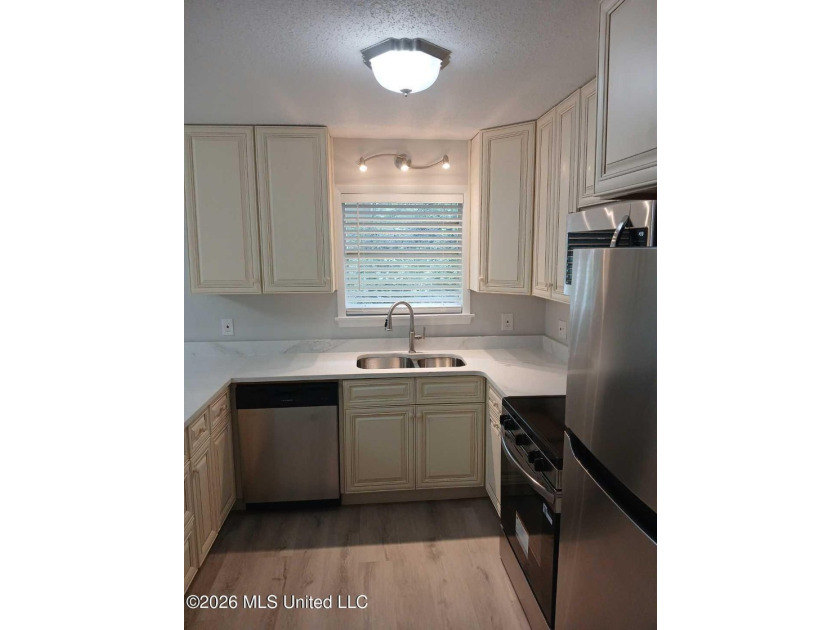 Come see this beautifully remodeled home in the heart of - photo 5
