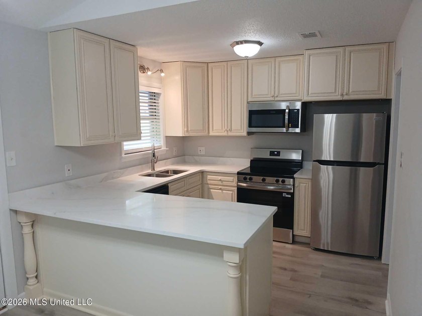 Come see this beautifully remodeled home in the heart of - photo 7
