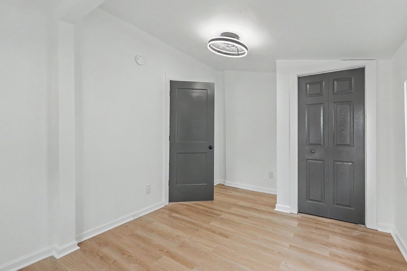 Fully renovated Charleston Cottage. Close to everything in - photo 12