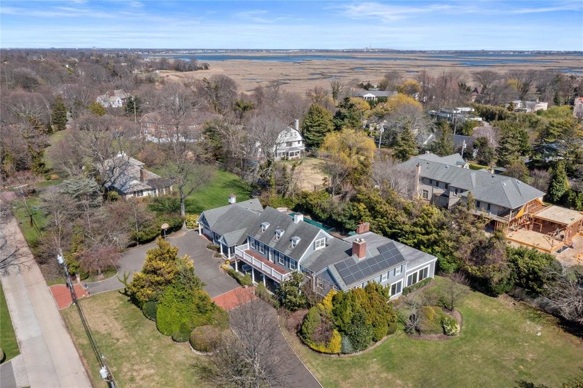 Back Lawrence, Five Towns - Long Island Situated on nearly an - photo 28
