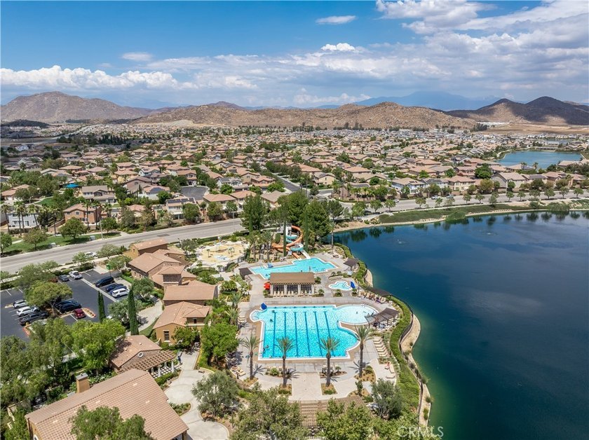 Welcome to the highly sought-after Menifee Lakes community in - photo 3