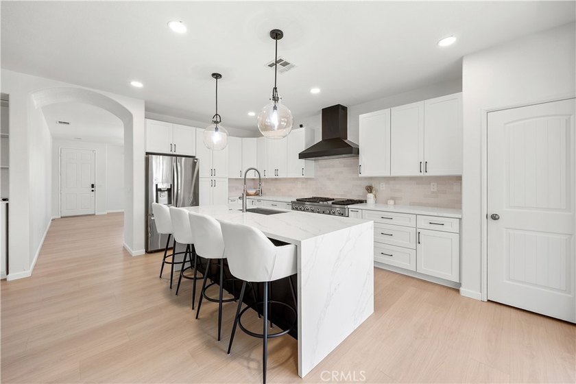 Welcome to the highly sought-after Menifee Lakes community in - photo 7
