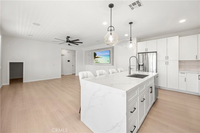 Welcome to the highly sought-after Menifee Lakes community in - photo 8