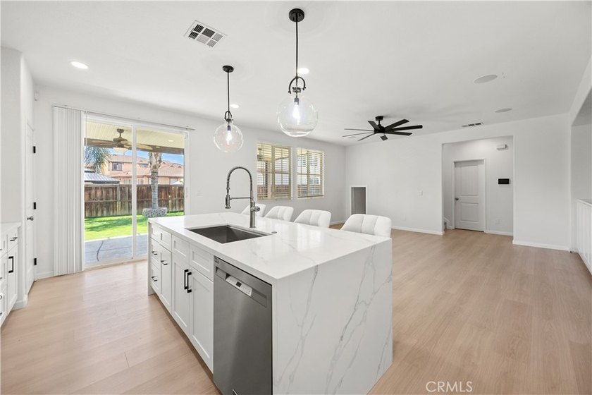 Welcome to the highly sought-after Menifee Lakes community in - photo 9