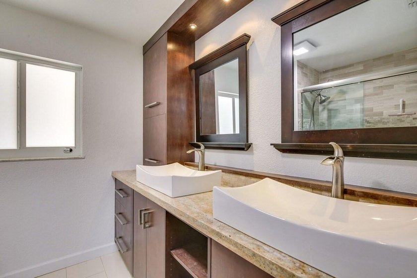Wonderful for a single-family or investment opportunity, nestled - photo 10