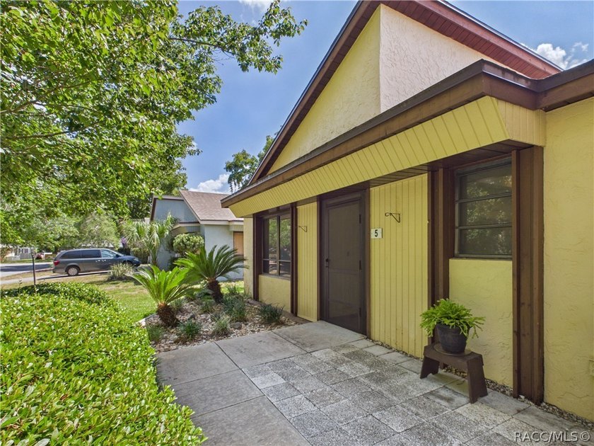 Cozy 2 bedroom 2 bath 2 car garage villa nicely positioned on a - photo 2