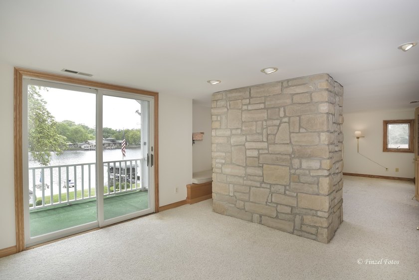 An exciting waterfront lifestyle awaits! A lively destination - photo 16