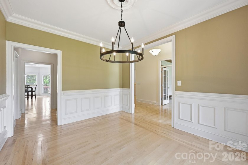 This meticulously maintained home on the 13th hole of Lake - photo 17