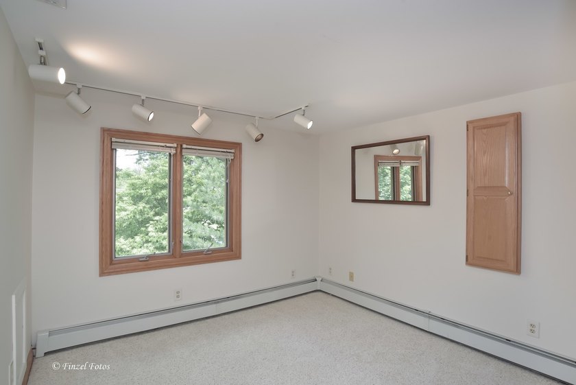 An exciting waterfront lifestyle awaits! A lively destination - photo 17