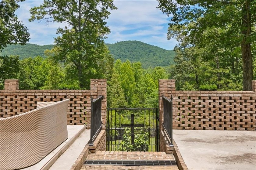Privately set on 2.45 acres in the coveted Orchard Golf - photo 18