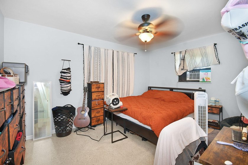 Charming and full of potential, this well-maintained 2-bedroom - photo 18