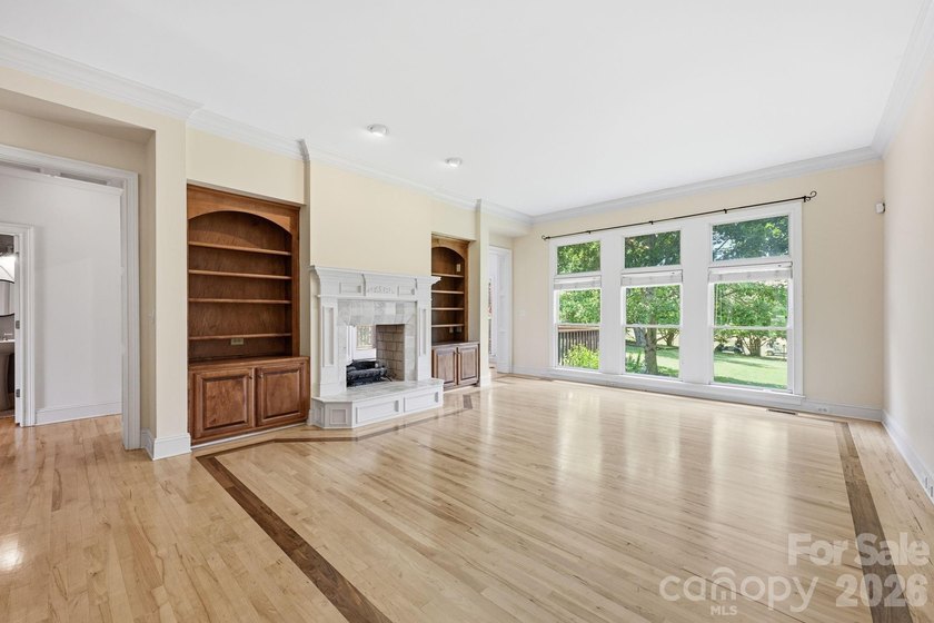 This meticulously maintained home on the 13th hole of Lake - photo 19