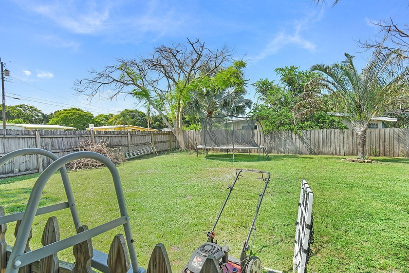 Charming and full of potential, this well-maintained 2-bedroom - photo 20