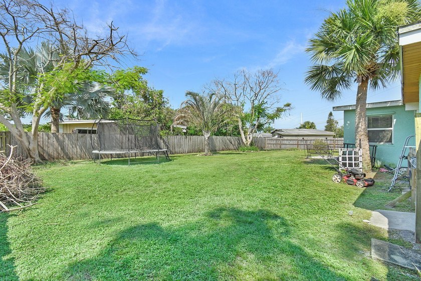 Charming and full of potential, this well-maintained 2-bedroom - photo 21