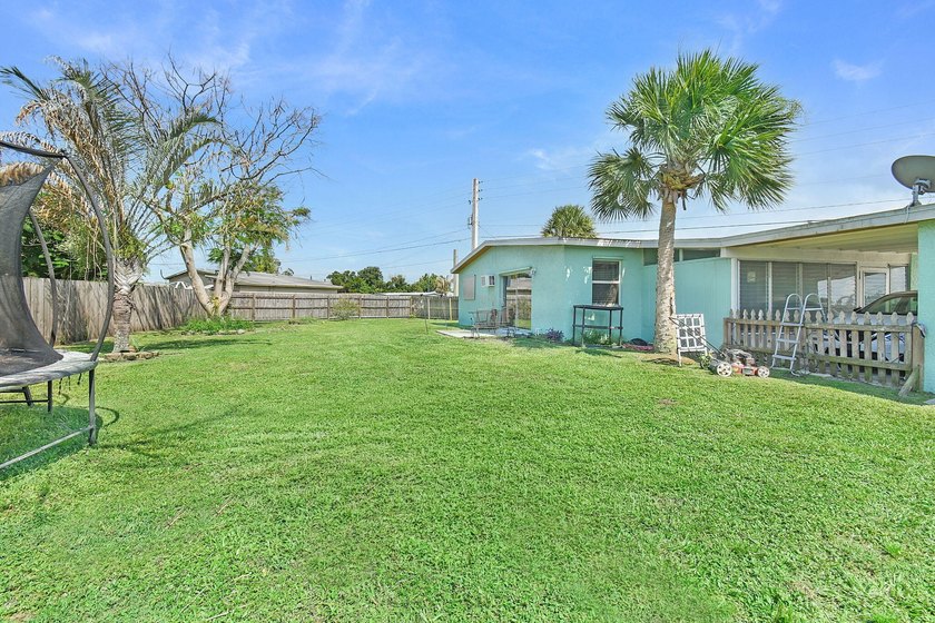 Charming and full of potential, this well-maintained 2-bedroom - photo 22