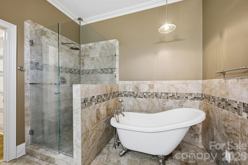 This meticulously maintained home on the 13th hole of Lake - photo 25