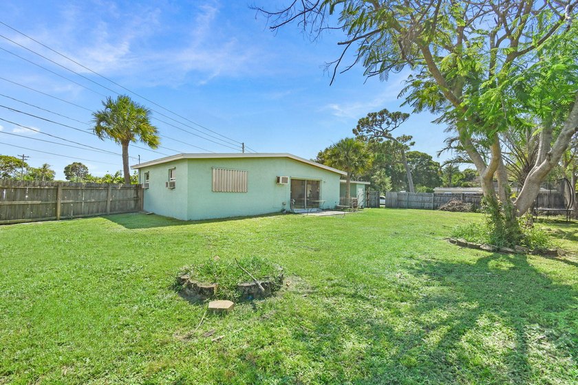 Charming and full of potential, this well-maintained 2-bedroom - photo 25